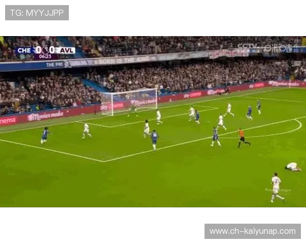 切尔西中路穿插配合形成连续射门