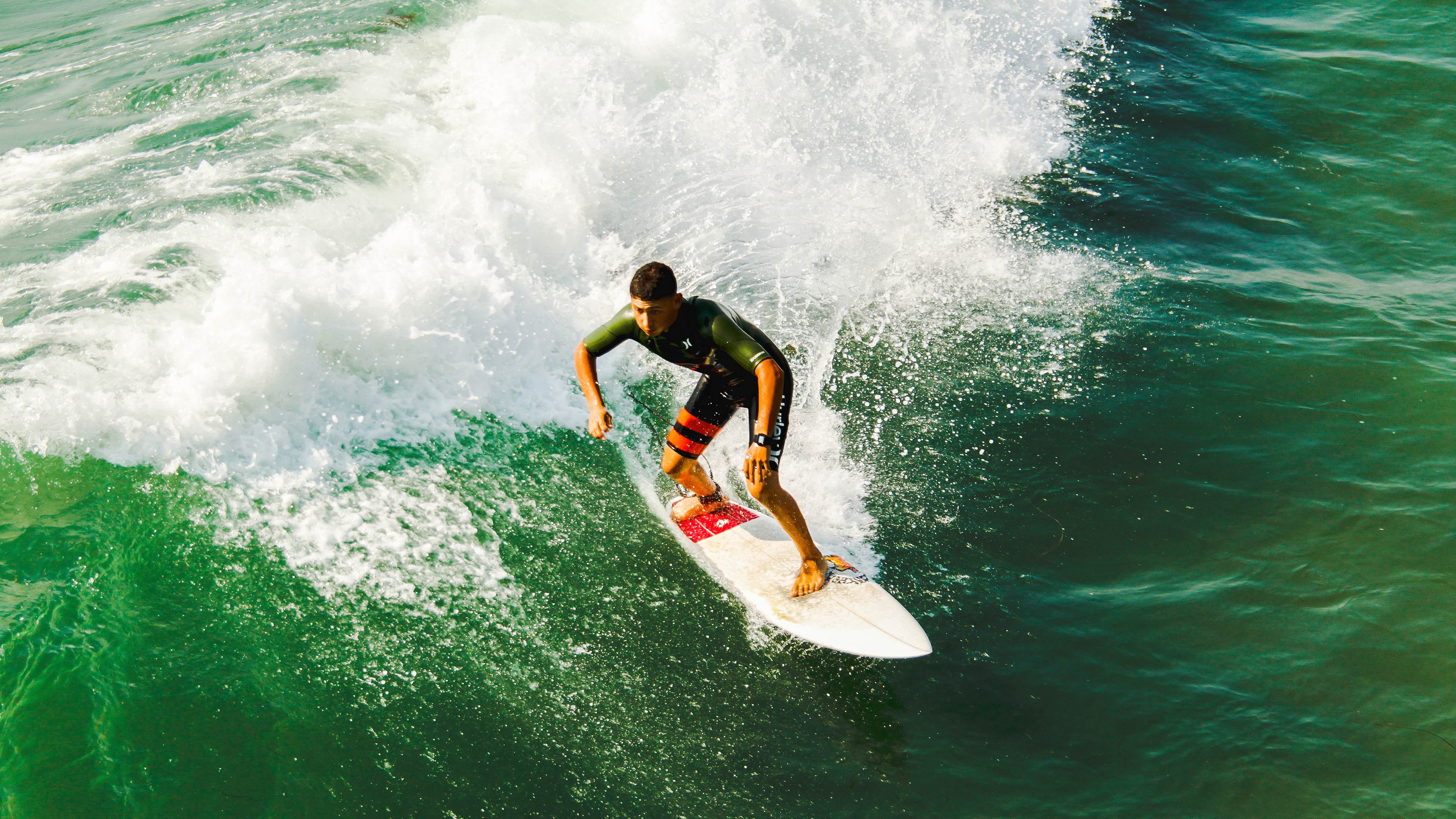 世界杯八强：日本0比1惜败巴西 门将十指关难挡一次禁区外世界波